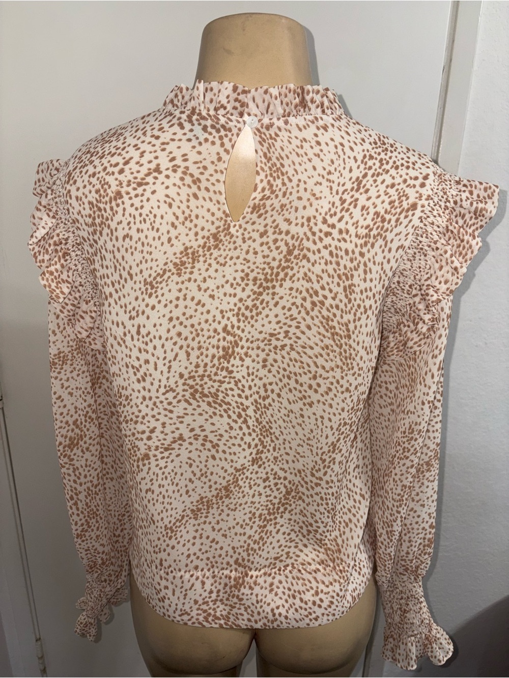 Joe's Jeans beige and brown leopard print long-sleeve blouse ruffles High Neck - Picture 4 of 5